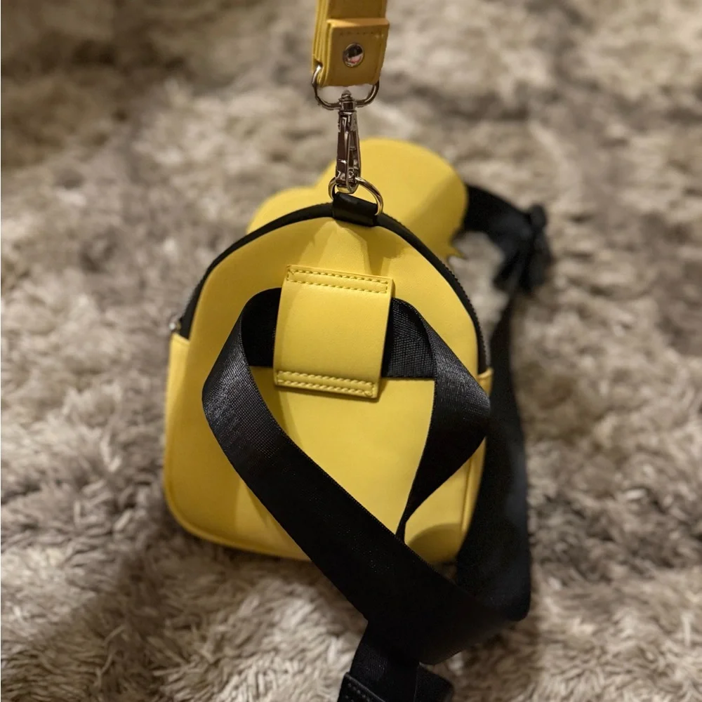 Loungefly UP movie wristlet  Character Crossbody Bag - Yellow and Black RARE - Picture 9 of 11